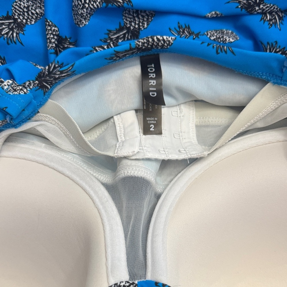 Torrid One Piece Swimsuit, Size 2 with underwire - Picture 7 of 8